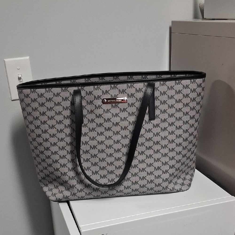 Michael Kors Black and Gray Signature Tote